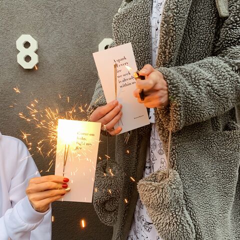 Открытка белая "Come on baby, light my fire" с бенг.огоньком