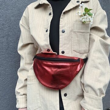 Червона поясна сумка