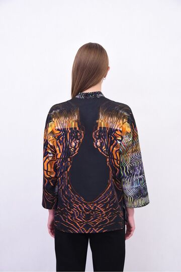 Принтованая рубашка с разрезом впереди