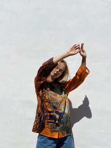 Помаранчева яскрава сорочка