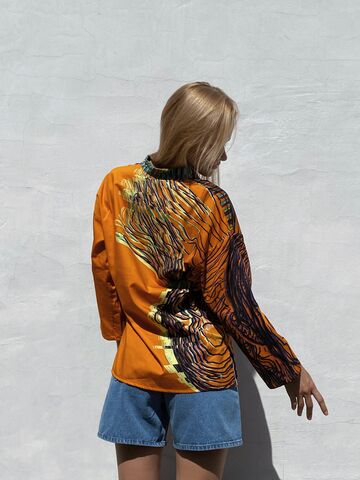 Помаранчева яскрава сорочка