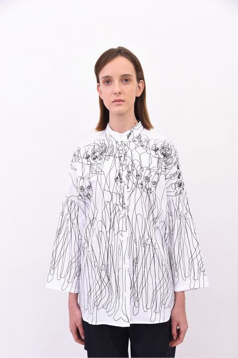 Белая рубашка с черно-белым принтом Люди