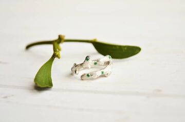 Каблучка з фіанітами Гілочка