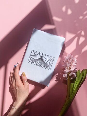 Упаковка з печатками Future Perfect