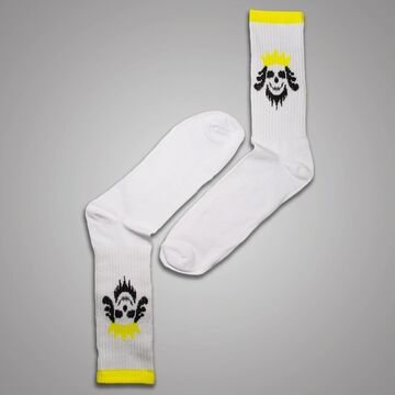 Білі шкарпетки з черепом