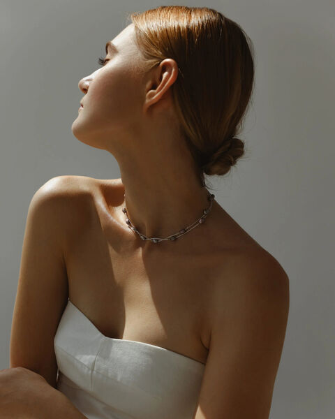 Намисто з темними перлинами