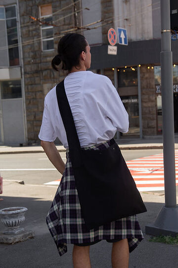 Black shopper 50 on 50