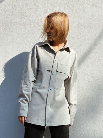 Светло-серая рубашка из хлопка