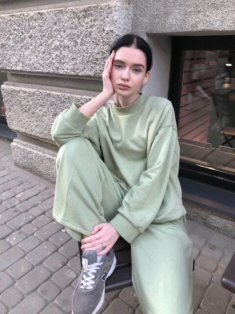 Оливковий світшот Matcha