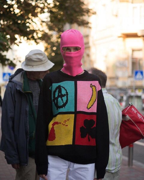 Чорний светр Квадрати