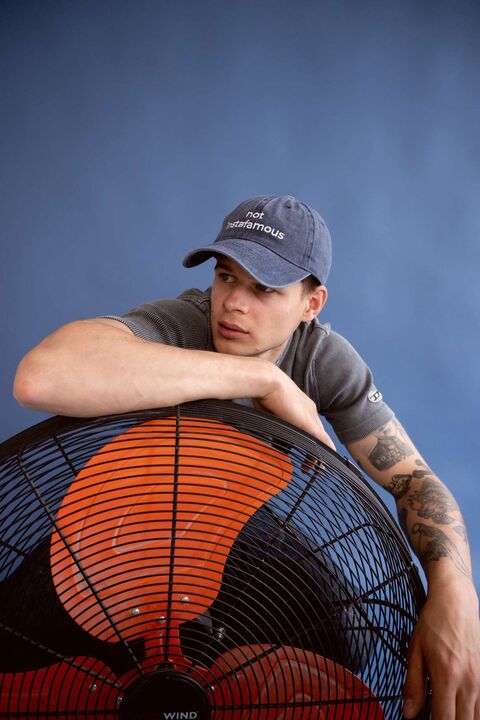 Синя кепка з митого джинсу Not instafamous