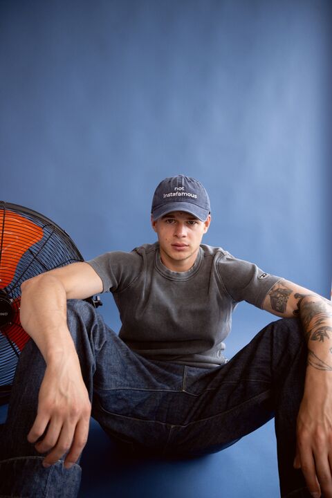 Синя кепка з митого джинсу Not instafamous