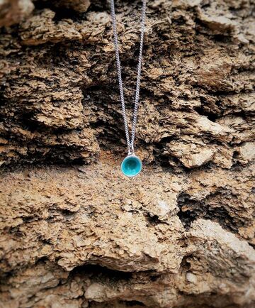 Green teardrop pendant