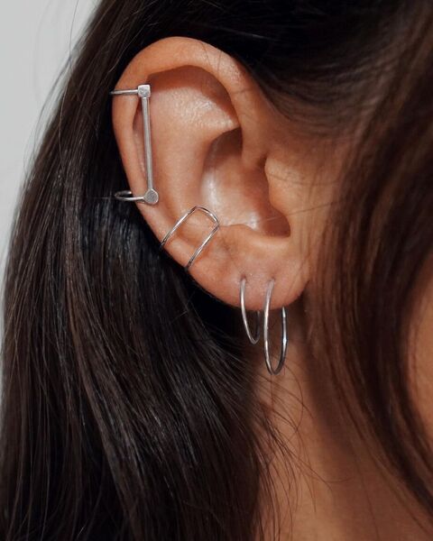 Каф на середину вуха Лінії