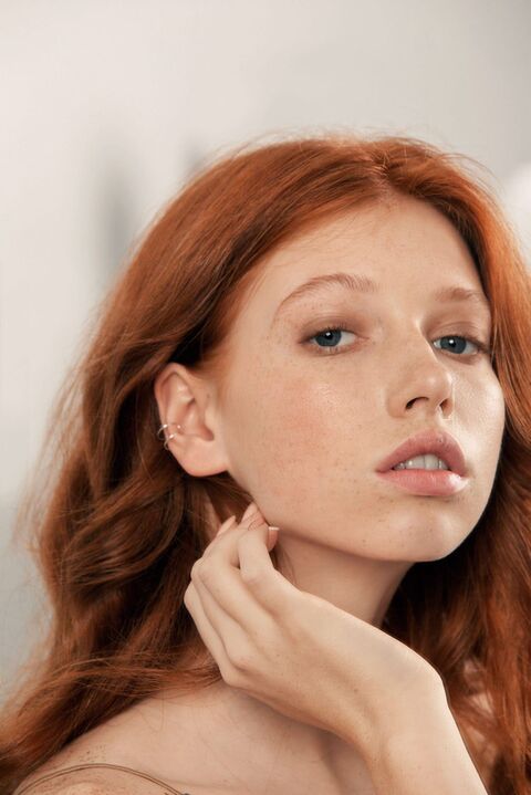 Каф на середину вуха Лінії