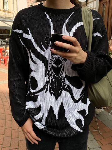 Black sweater Panacea