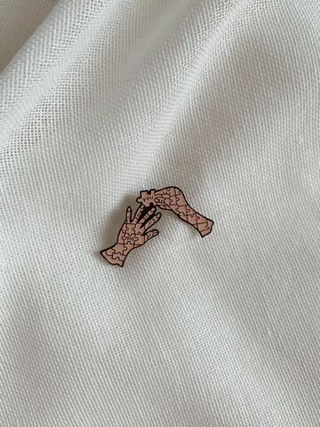 Pin hands-puzzle