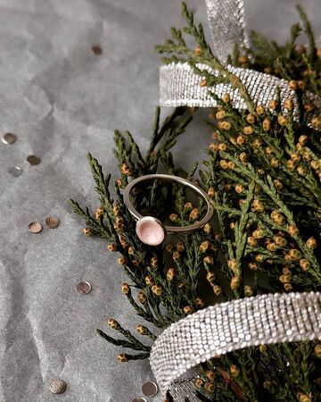 Teardrop ring with pink enamel