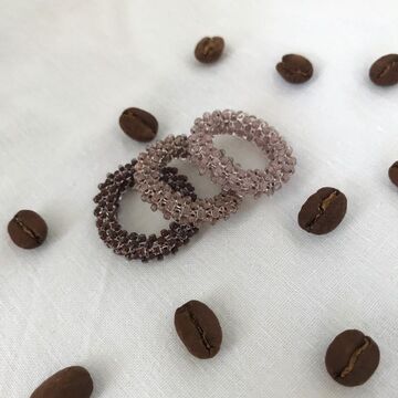 Коричнева об'ємна каблучка з бісеру
