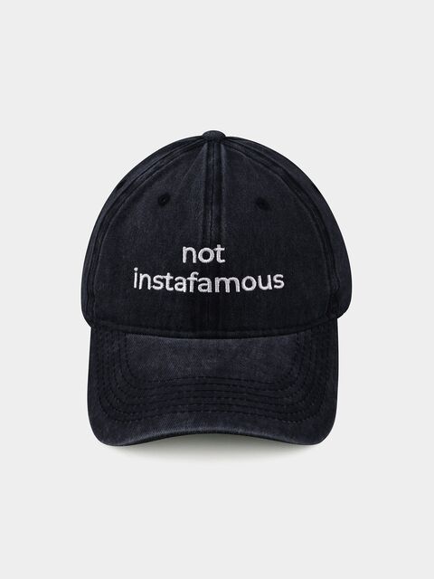 Черная кепка из мытого джинса Not instafamous