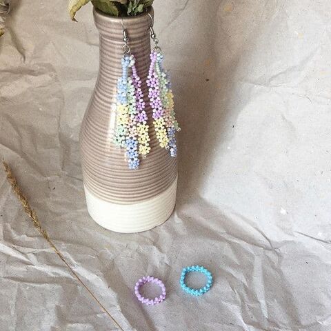 Блакитна тонка каблучка з бісеру