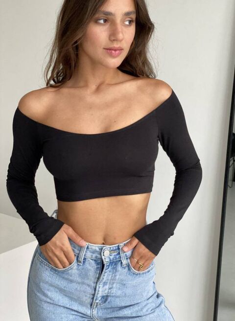 Black crop top Aries