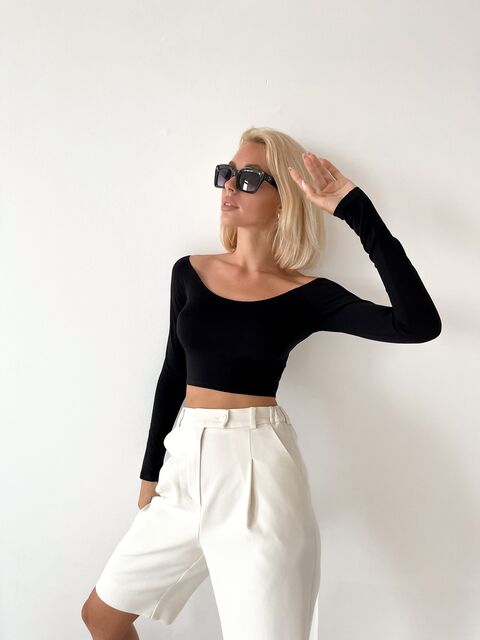 Black crop top Aries