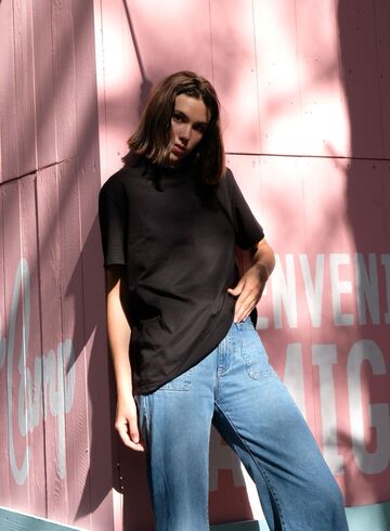Black T-shirt