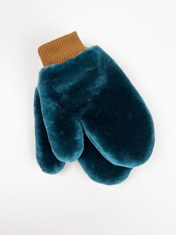 Sea wave gloves