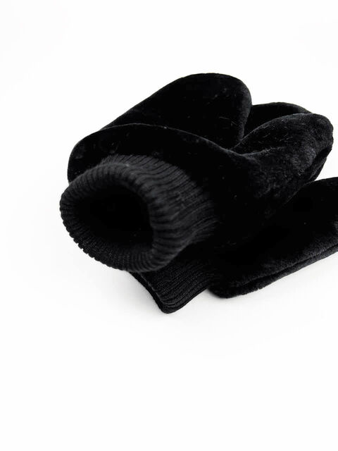 Чорні рукавички