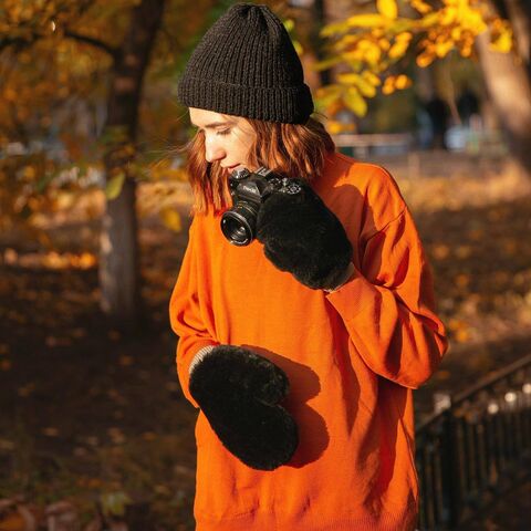 Чорні рукавички