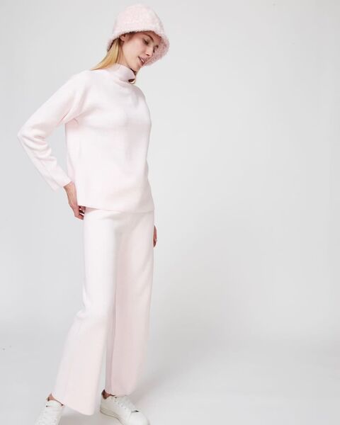 Розовая зимняя панама