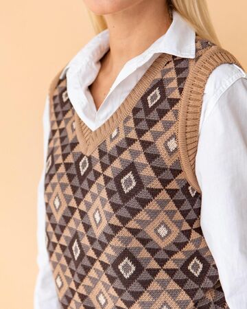 Vest Marco with a folk ornament with a rhombus