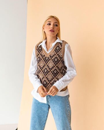 Vest Marco with a folk ornament with a rhombus