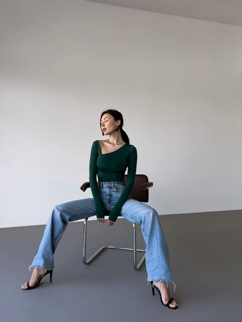 Green bodice Model А