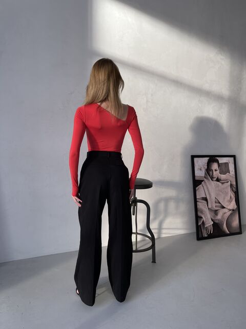 Red bodice Model А