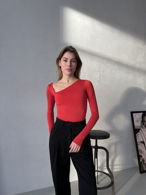 Red bodice Model А