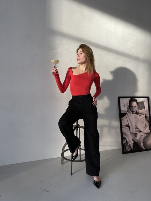 Red bodice Model А