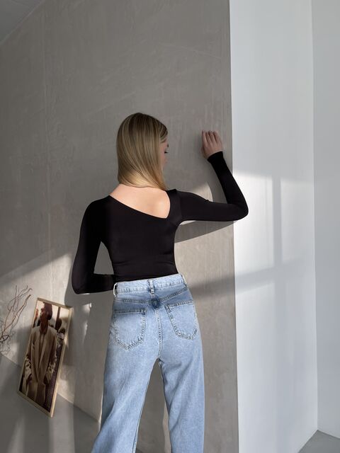 Black bodice Model A