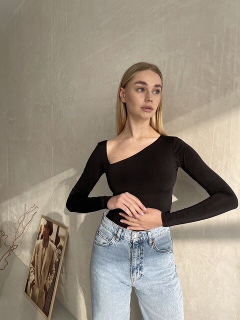 Black bodice Model A