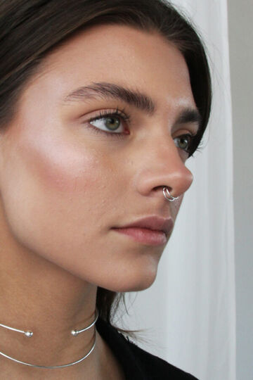 Cuff in the nose Two lines