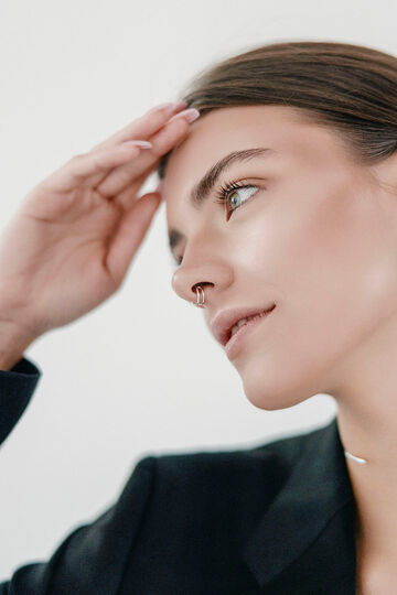 Cuff in the nose Two lines