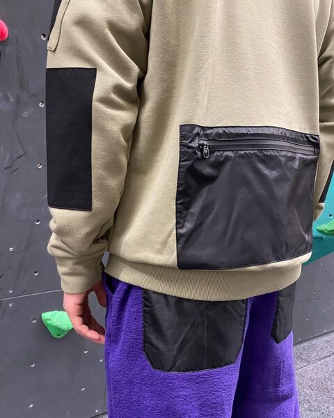 Оливковый свитшот