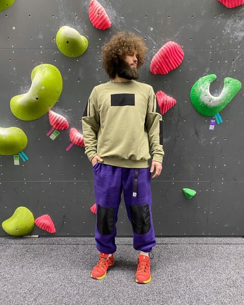 Оливковый свитшот