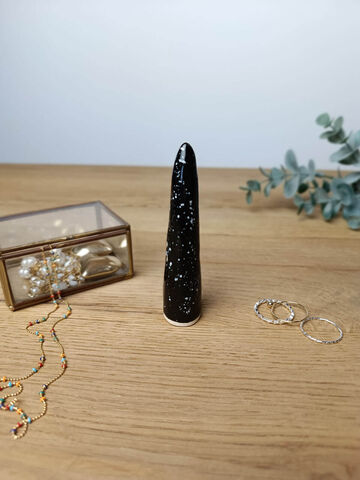 Black large cone for rings