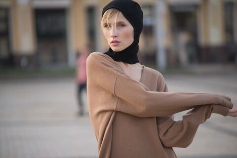 Бежева сукня