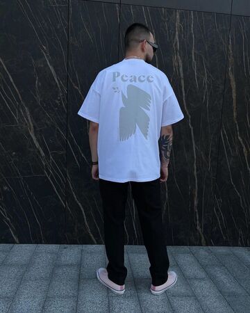 Біла футболка Peace