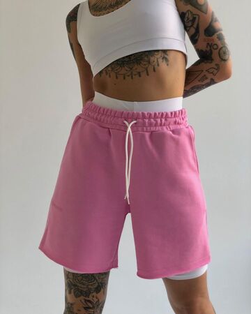 Розовые женские шорты с лого
