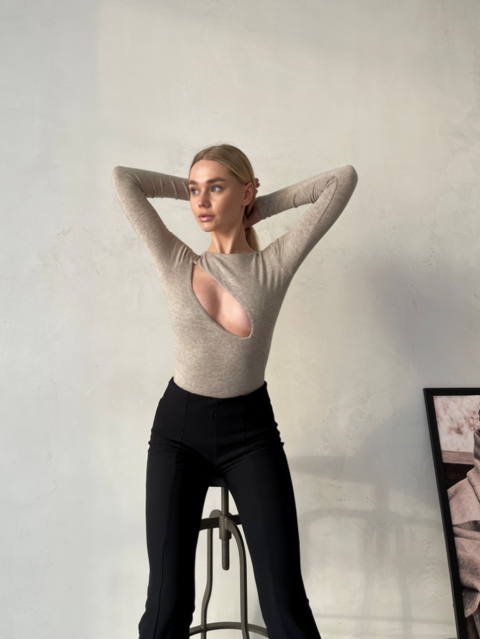 Боди Модель C цвета бежевый меланж