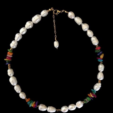 Намисто з перлин та кольорових мушель